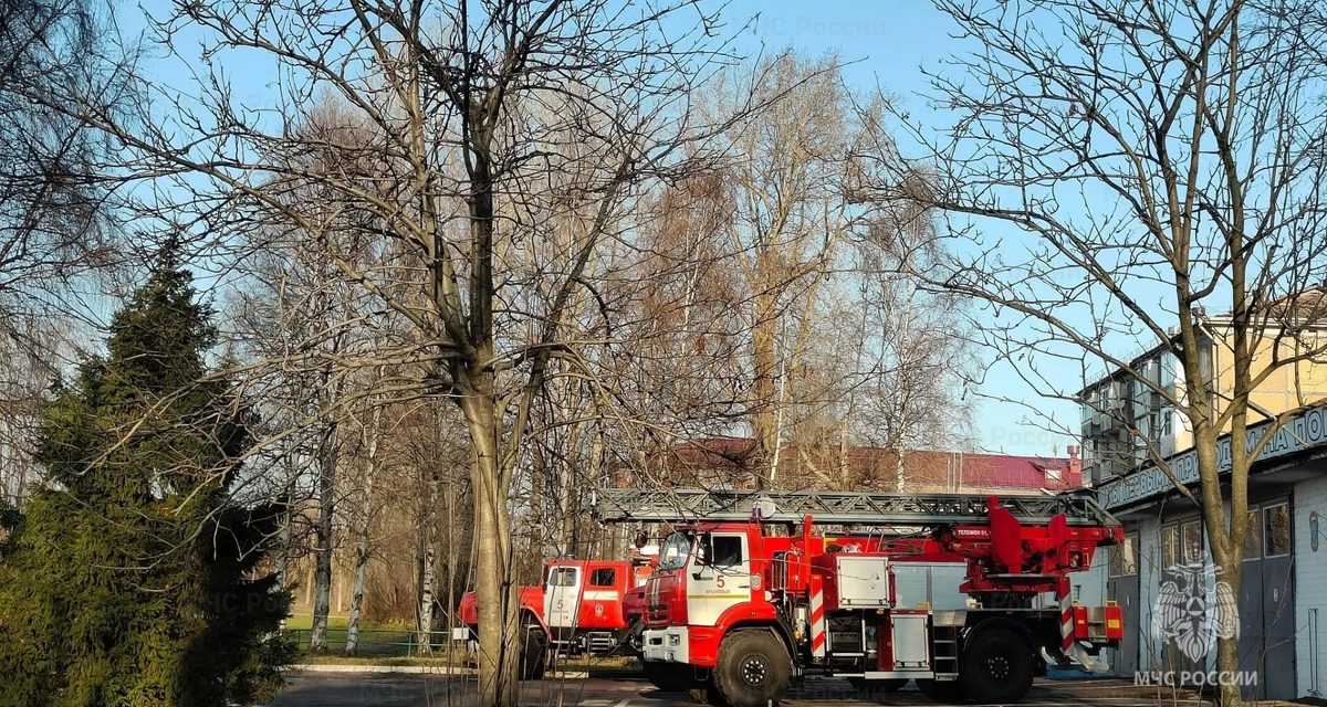 Пожарная часть №5 Архангельска отметила 70-летие вместе с ветеранами