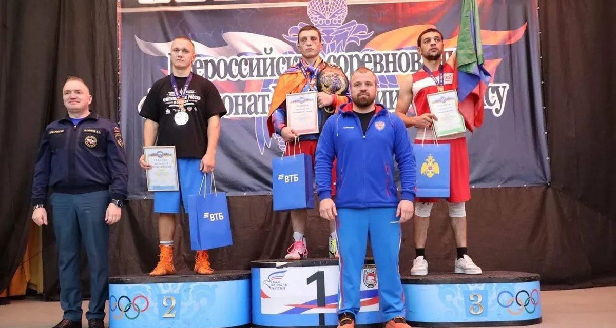Сотрудник МЧС из Котласа взял серебро чемпионата МЧС России по боксу в весе 80 кг