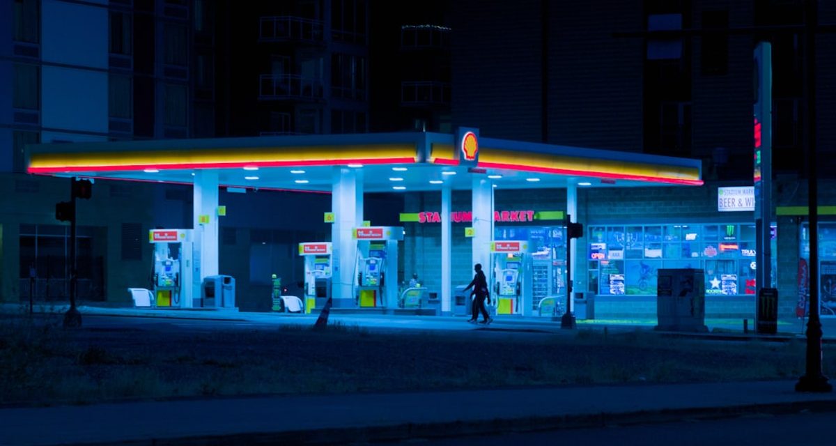 Власти Архангельской области обсудили очереди на заправках с нефтяными компаниями